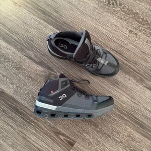 On Running Women's Cloudtrax Hiking Shoes New